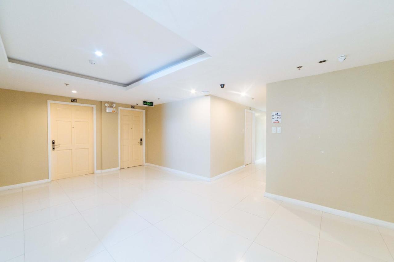 Reddoorz Plus At Hotel Metro Калибо Экстерьер фото