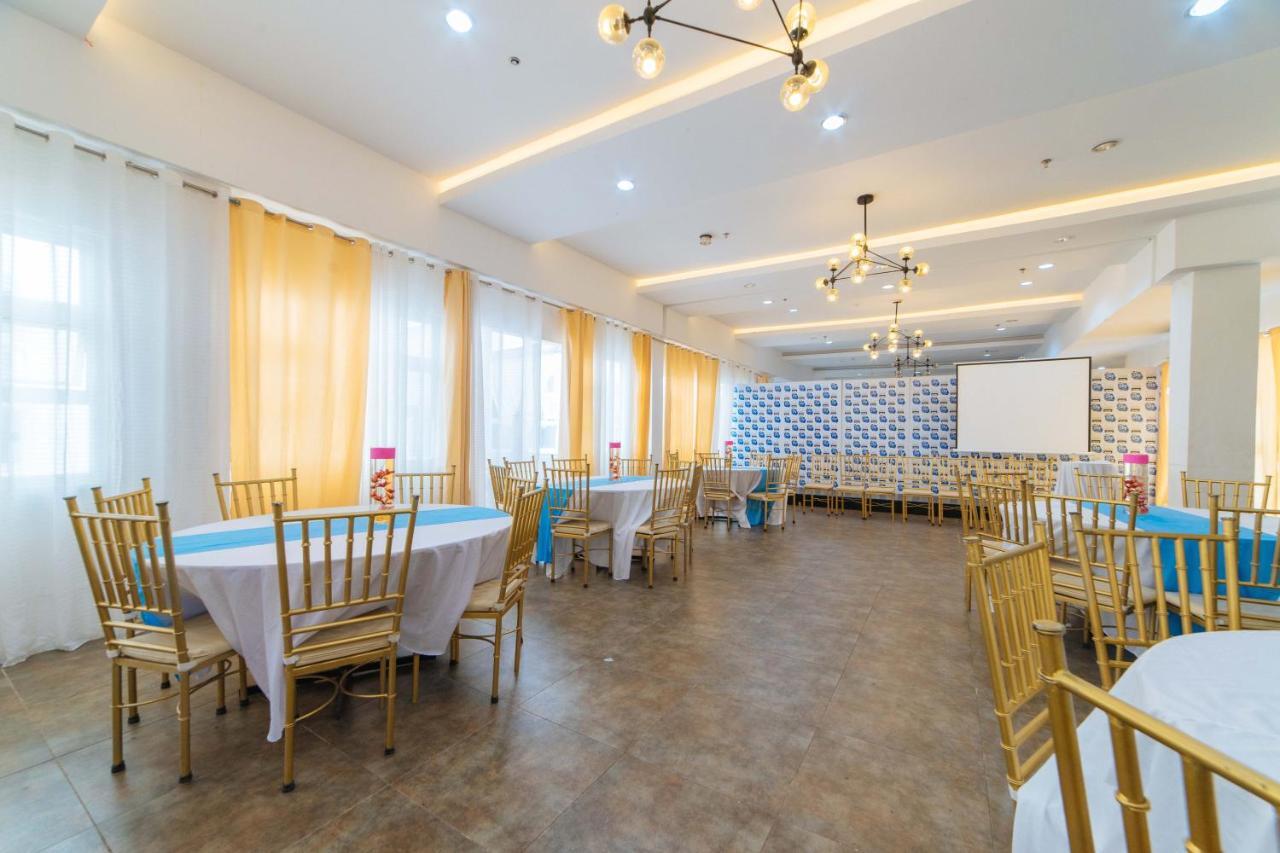 Reddoorz Plus At Hotel Metro Калибо Экстерьер фото